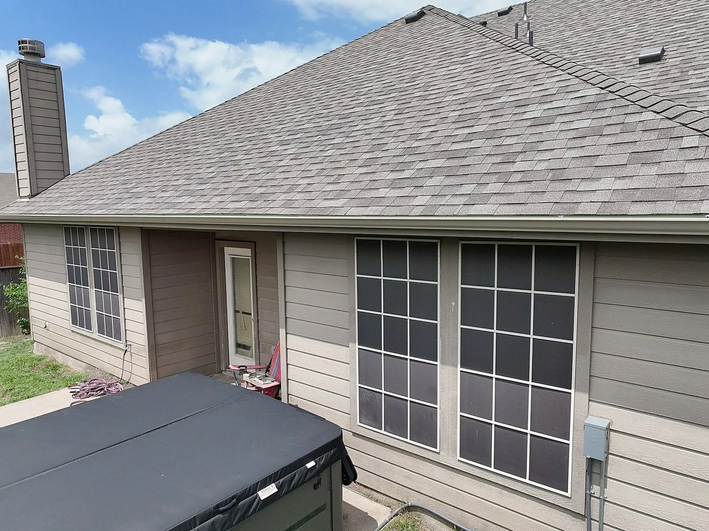 New architectural shingle roof on a Forney home